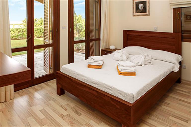 Bedroom in Apartment Theseus Village AB02, Aphrodite Hills