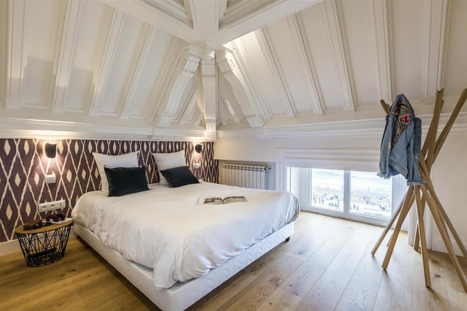 Bedroom in La Baleine Bleue, France