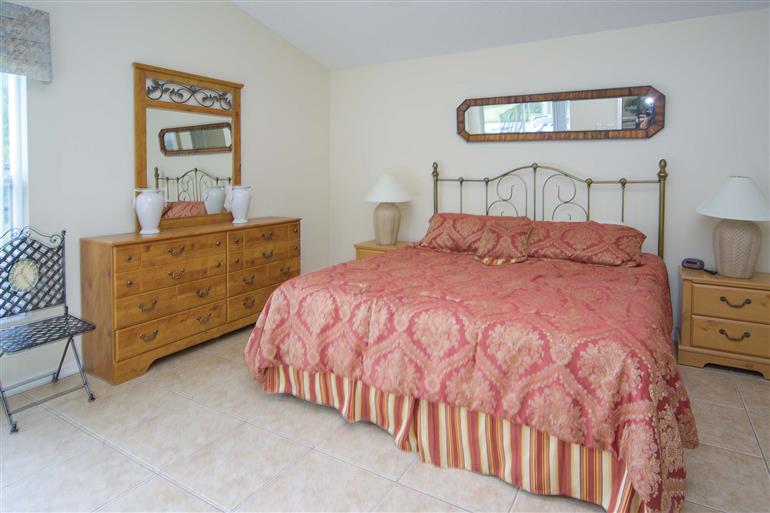 Bedroom in Villa Goldfinch, Disney Area and Kissimmee, Orlando - Florida