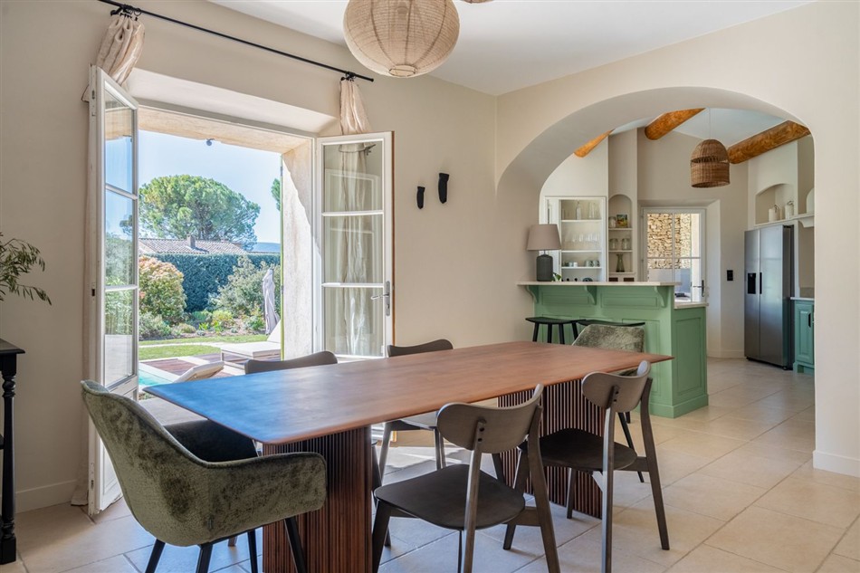 Cachet D'Olive in France