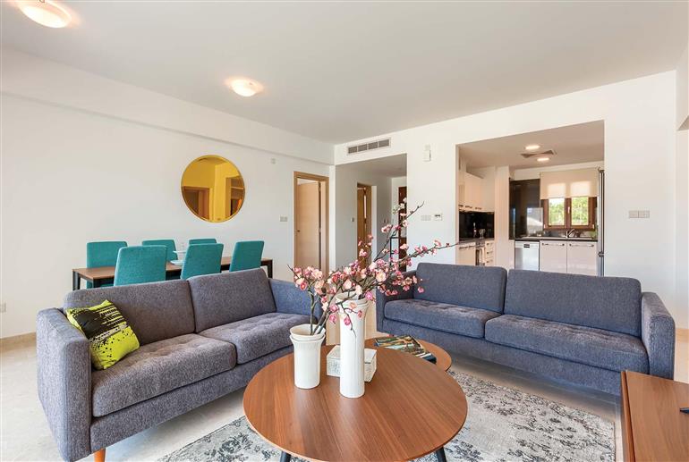 Living room in Apartment Alexander Heights Premium AM02, Aphrodite Hills