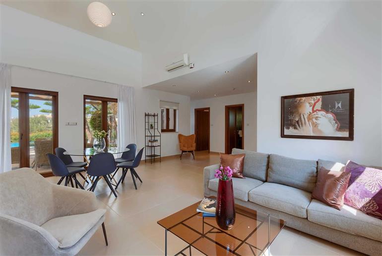Living room in Villa Aphrodite Hills Superior 401, Aphrodite Hills
