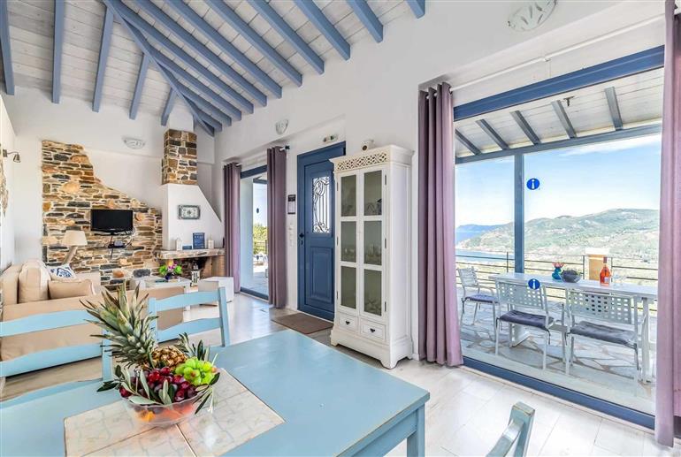Living room in Villa Galazopetra, Pefkias