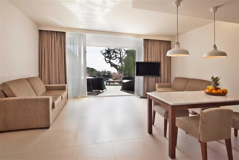 Living room in Villa Rafael II, Sao Rafael