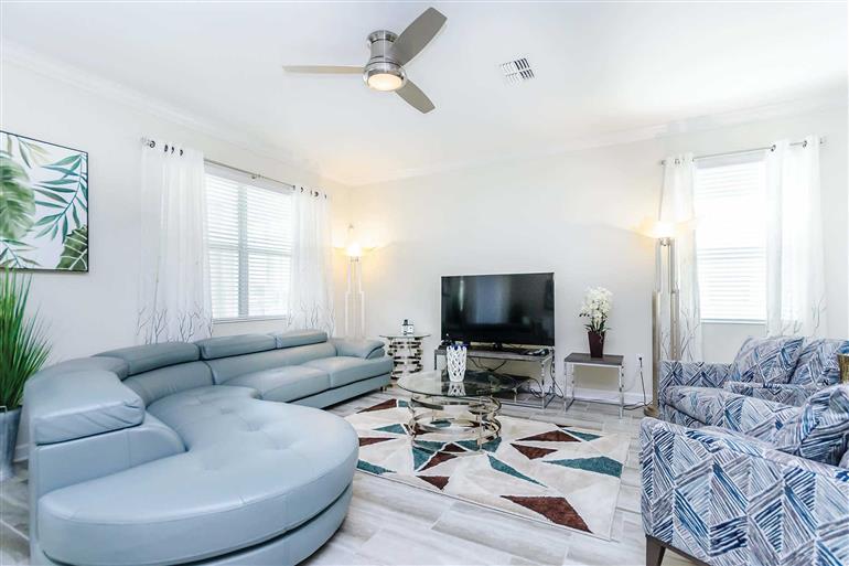 Living room in Villa Rolling Green, Champions Gate