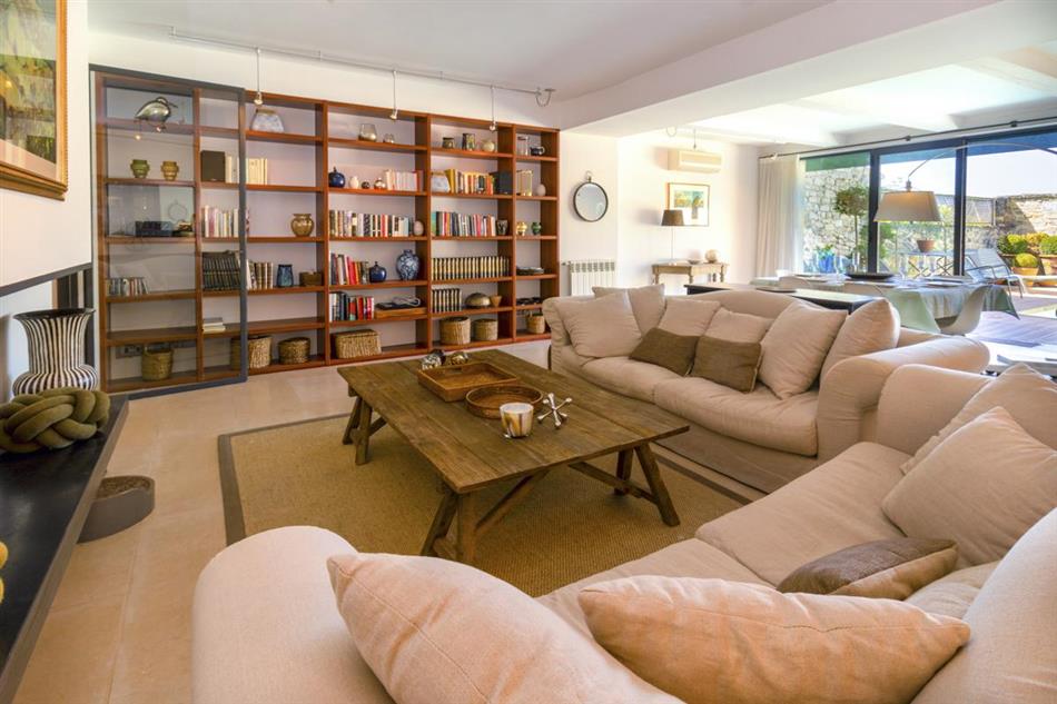 The living room at Maison De L'Ecrivain in France