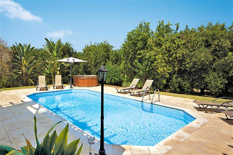 Swimming pool at Ay Kryiaki, Polis
