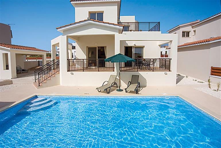 Swimming pool at Coralia Dream 5, Coral Bay