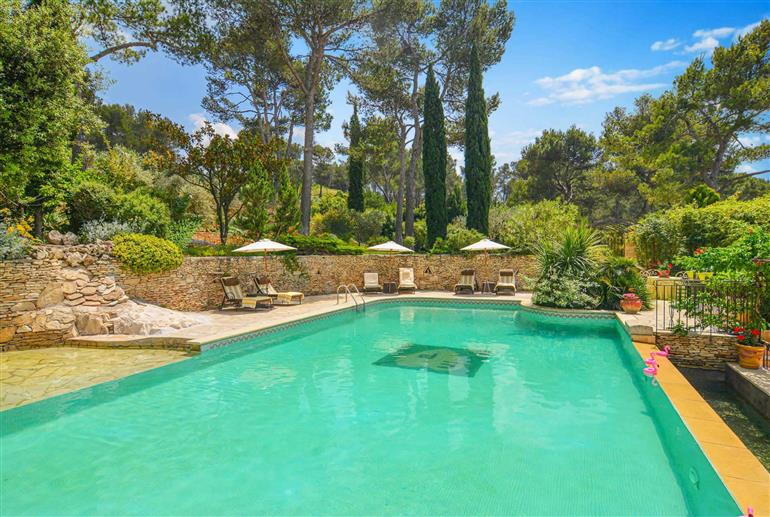 Swimming pool at Villa Beauregard, St Remy de Provence