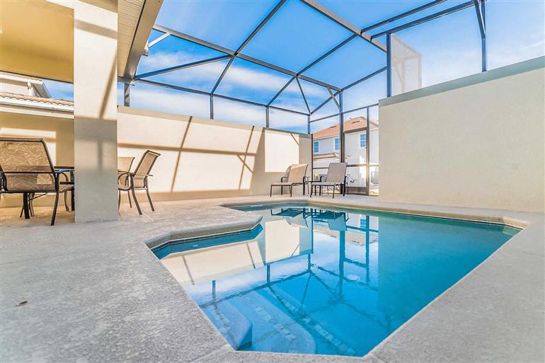 Swimming pool at Villa Briar Rose, Storey Lakes