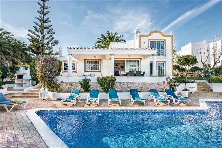 villa-buganvilia-algarve-ref-villa-buganvilia-algarve-in-guia-with