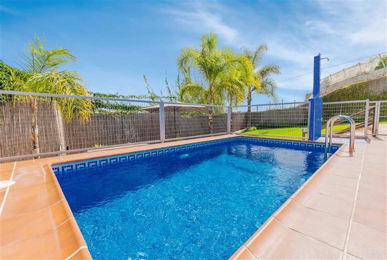 Swimming pool at Villa Cecilio, Nerja