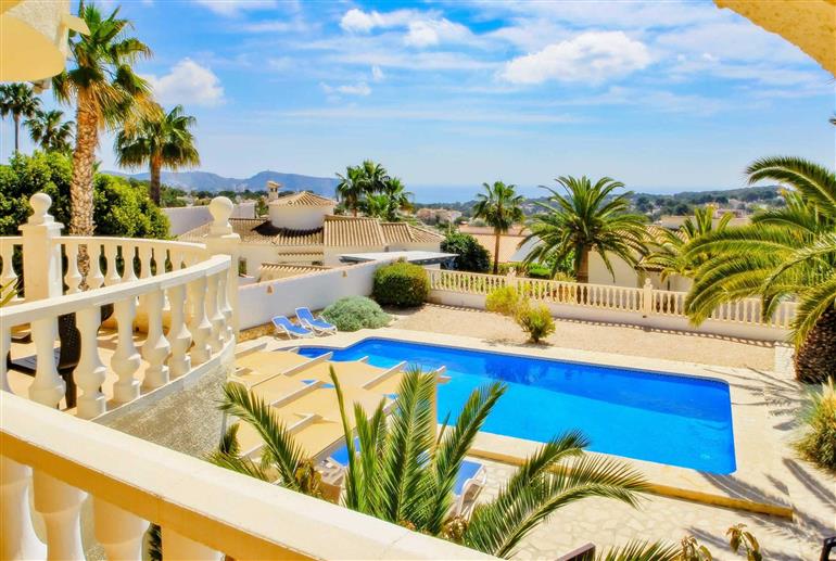 Swimming pool at Villa Felipa, Moraira