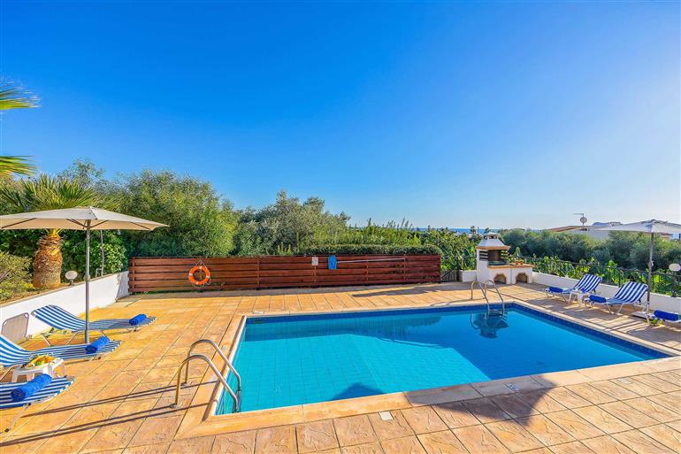 Swimming pool at Villa Golden Coralia I, Coral Bay