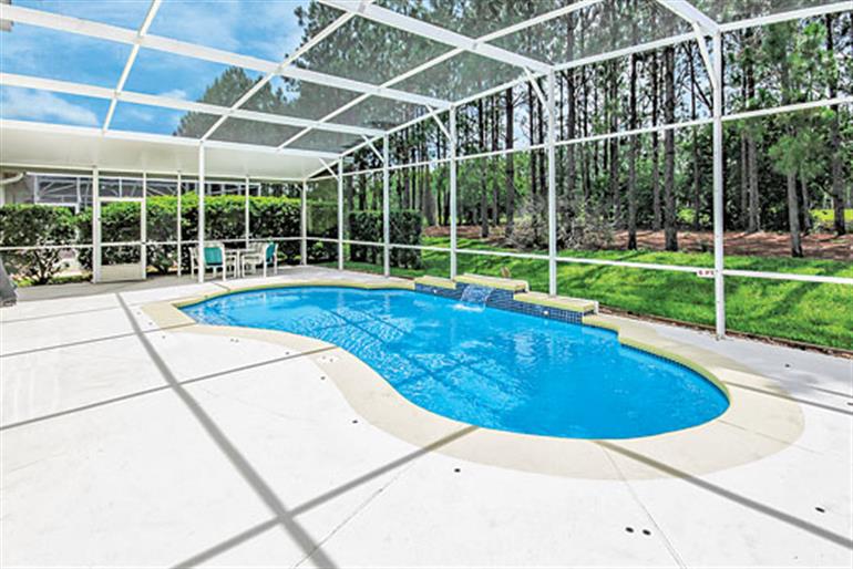 Swimming pool at Villa Pine Tree Executive Plus