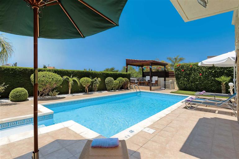 Swimming pool at Villa Shanta, Coral Bay