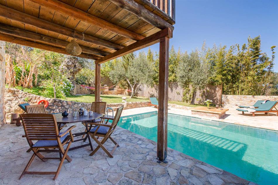 Carob Tree Cottage in Western Crete villas in Greece