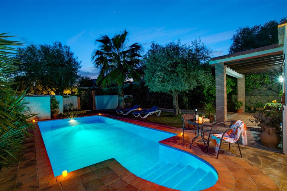Enjoy the swimming pool at Casa Encantadora in Alpujarras (Granada), Spain