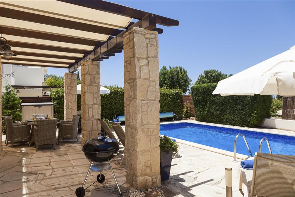 Enjoy the swimming pool at Villa Jakayla in Aphrodite Hills Resort, Cyprus