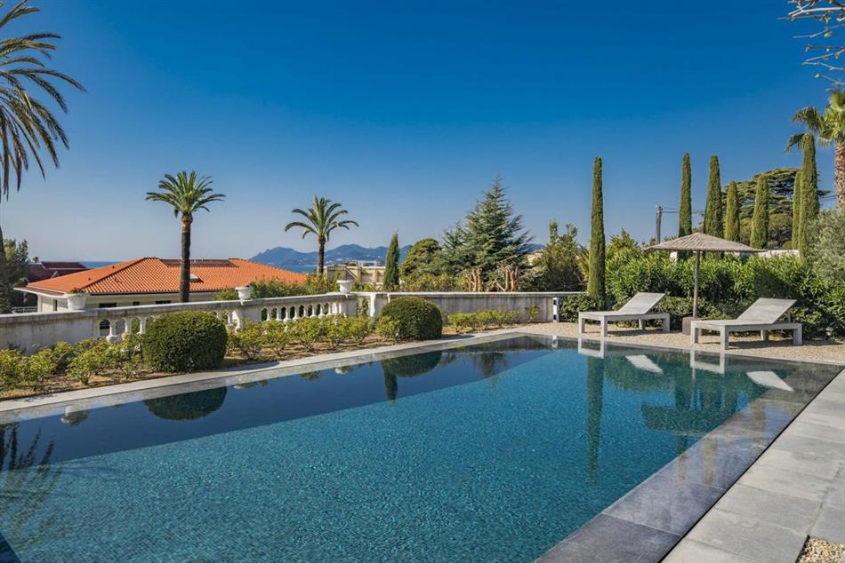 The swimming pool at Villa La Rosee in Cannes, France