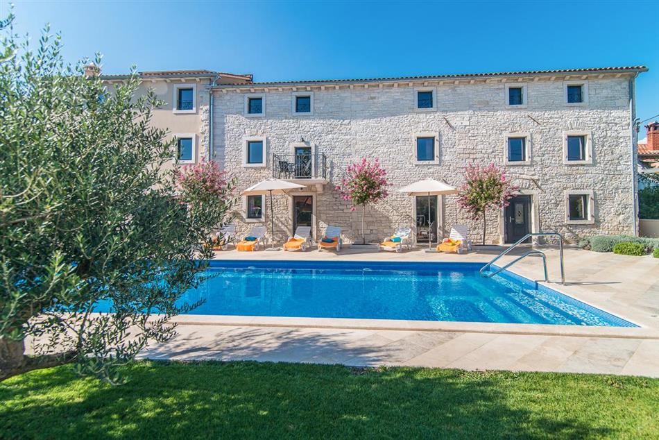 The swimming pool at Villa Neza in Croatia